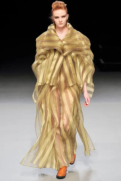 Look 49